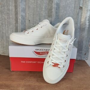Skechers White Low-Top Lace-Up Sneakers with Rose Gold Accents Size 10